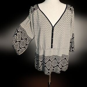 Women's Black and White Patterned Top Contrasting Shoulder, sleeves and hem.  XL